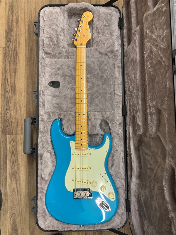 Fender USA American Professional II Stratocaster Miami Blueの画像